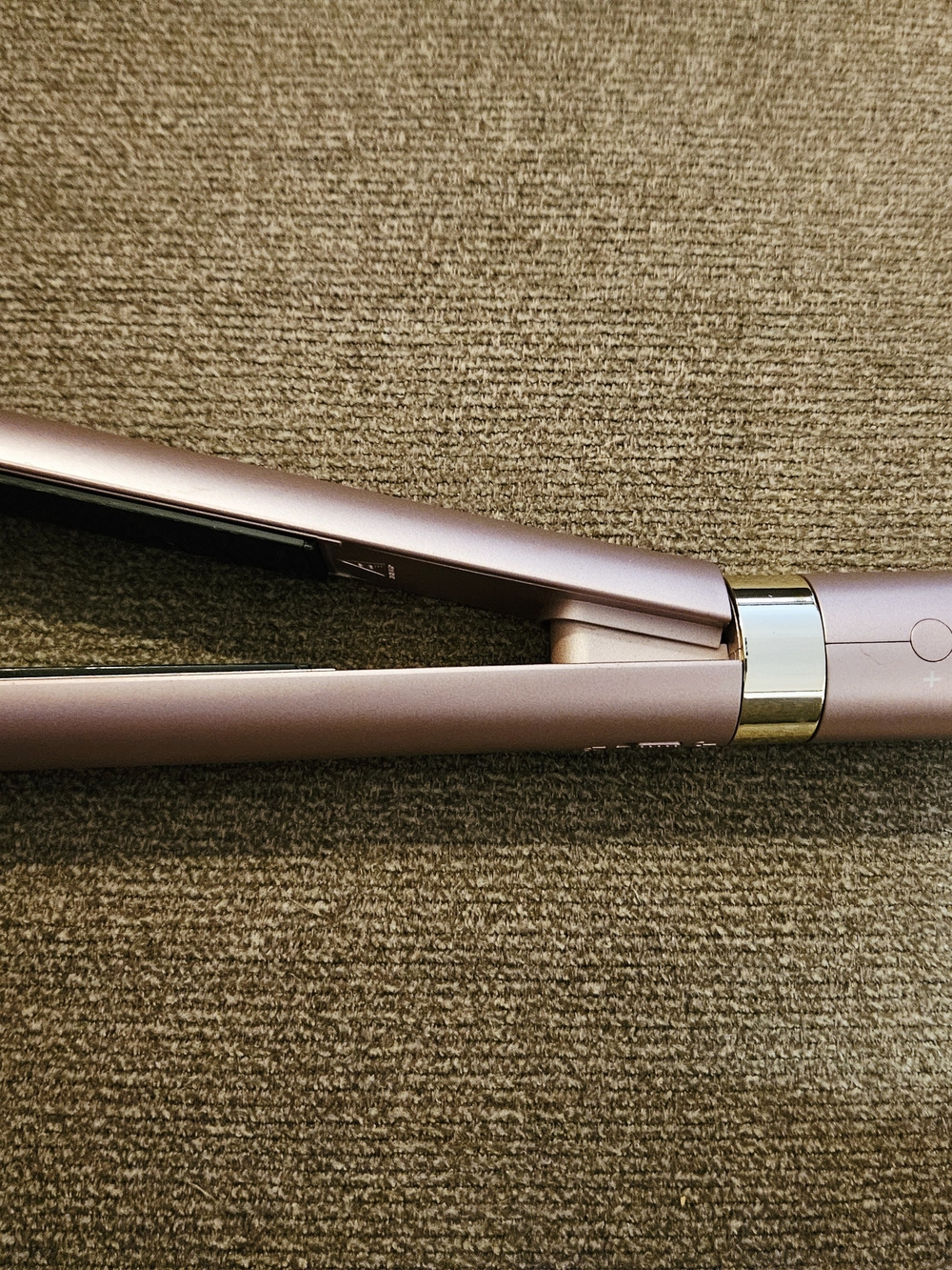 Aria Rose Gold Hair Straightener with Gold Trim